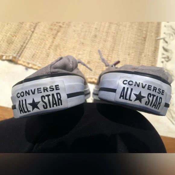 CONVERSE All Star ladies sz 7. Look new elastic at back for fit. - Picture 4 of 6